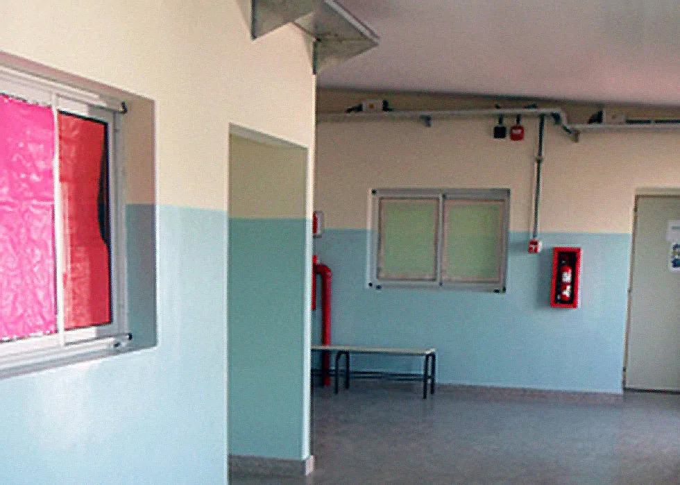 Mantenimiento escolar en comunas 8 y 9