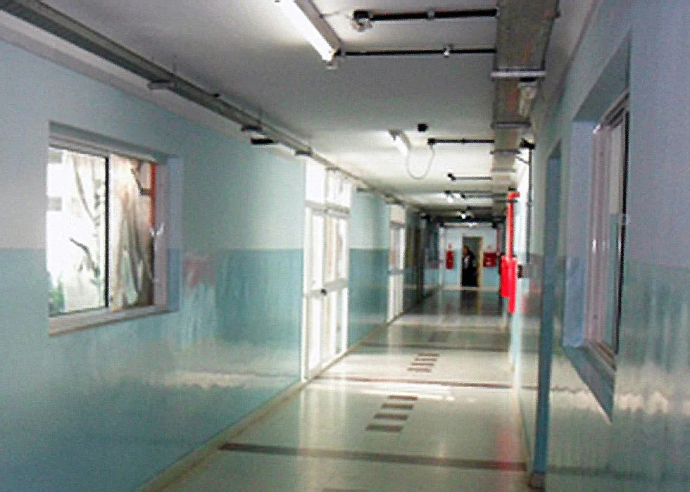 Mantenimiento escolar en comunas 8 y 9